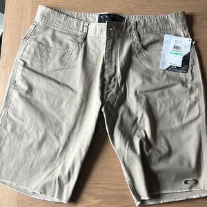 NWT Oakley SLATS shorts slim fit